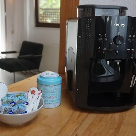 Ganz Besondere アパート *