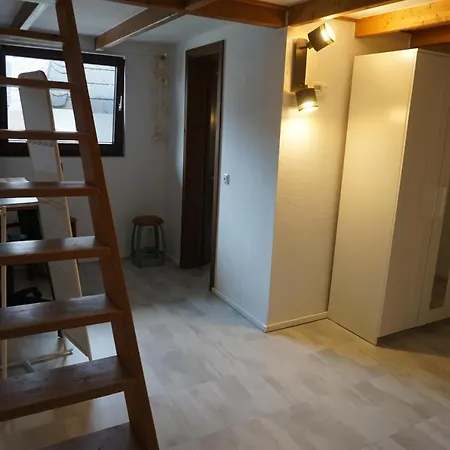 Ganz Besondere アパート *